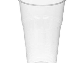Пластмассовый стакан