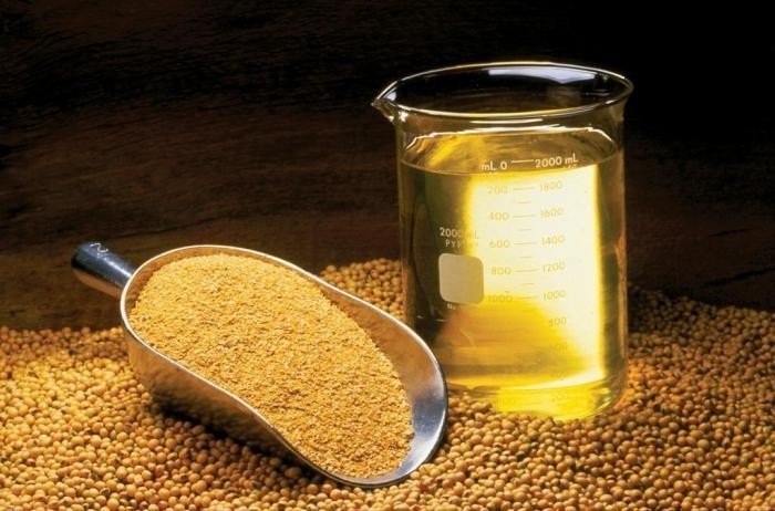 Degummed crude soybean oil