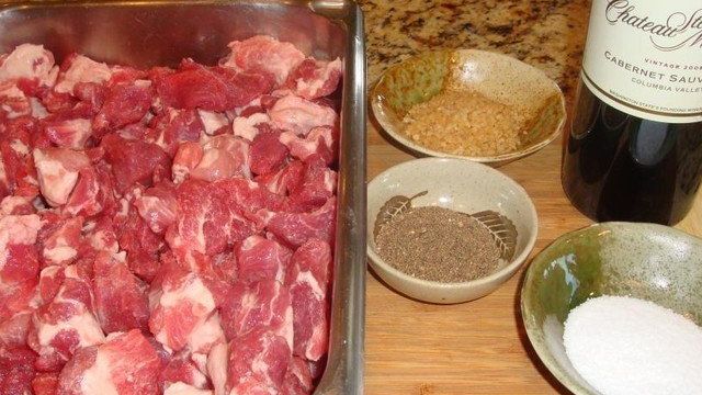 Как правильно мариновать мясо в вине? Лучшие рецепты приготовления