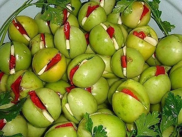 Зеленые соленые помидорчики по-армянски