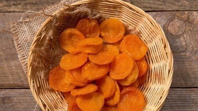 Как правильно сушить абрикосы на курагу