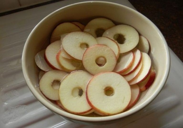 Яблоко нарезанное кругами